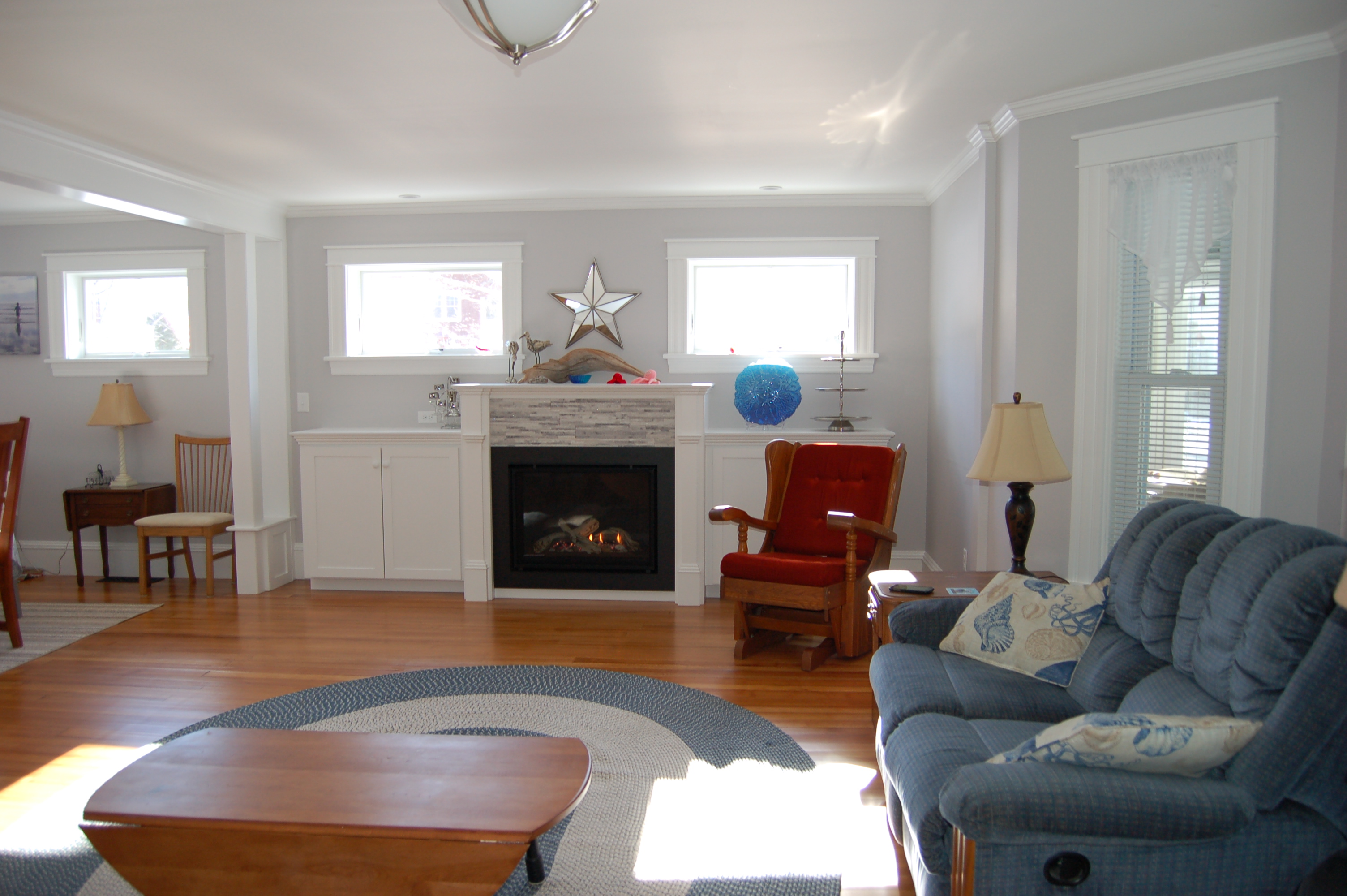 55-MAIN-STREET-LIVING-ROOM-WITH-FIREPLACE-VIEW