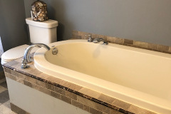 80-MAIN-ST-BATHTUB-IN-UPSTAIRS-BATHROOM